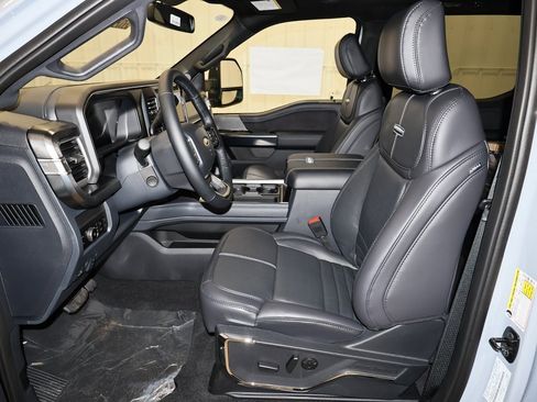 New 2025 Ford F350 Platinum w/ FX4 Off-Road Package image 11