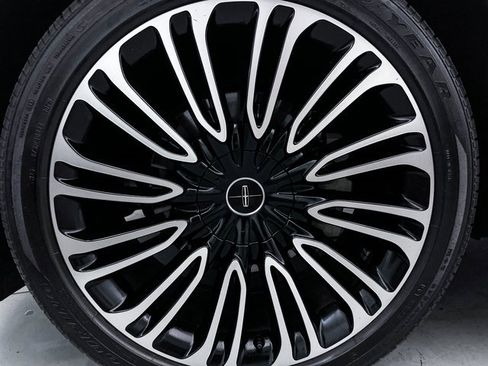 Used 2023 Lincoln Aviator Black Label w/ Dynamic Handling Package image 16