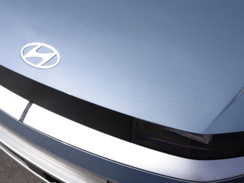 New 2025 Hyundai Ioniq 5 SEL image 11