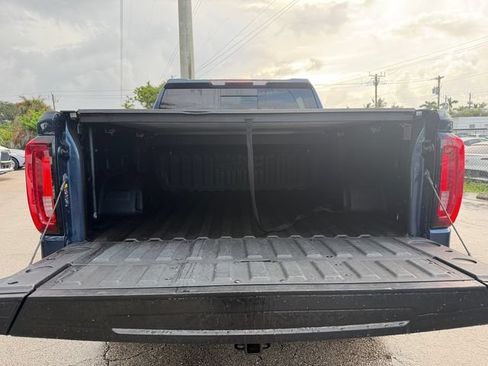 Used 2022 GMC Sierra 1500 SLT w/ SLT Premium Plus Package RWD image 14