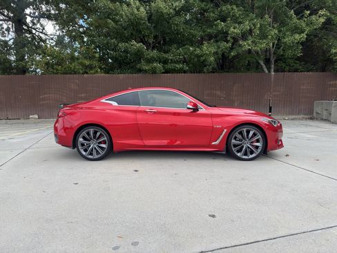 Used 2018 INFINITI Q60 Red Sport 400 w/ Sensory Package 3.0T Sport image 11