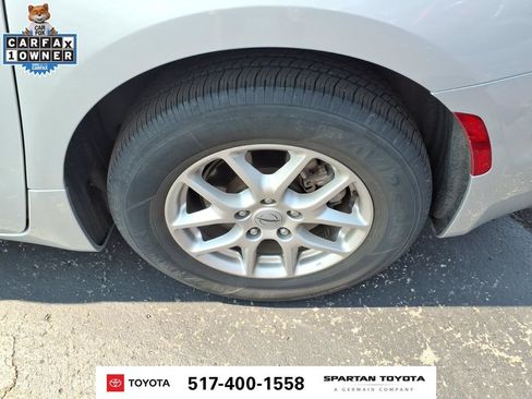Used 2024 Chrysler Pacifica Touring-L FWD image 11