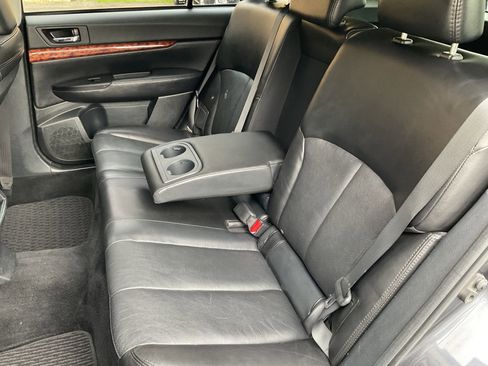 Used 2010 Subaru Outback 2.5i Limited image 36