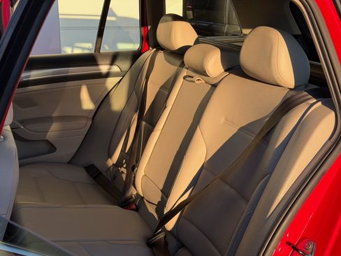 Used 2017 Volkswagen Golf Alltrack S image 9