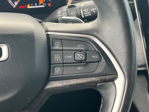 Used 2021 Jeep Grand Cherokee L Limited image 39