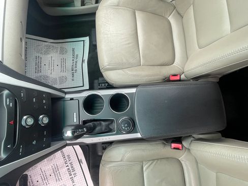 Used 2014 Ford Explorer XLT w/ Equipment Group 202A AWD/4WD image 17