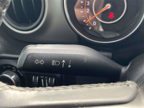 Used 2022 Jeep Wrangler Unlimited Sport image 32