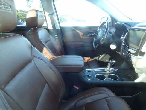 Used 2019 Chevrolet Traverse High Country w/ LPO, Cargo Package AWD/4WD image 11