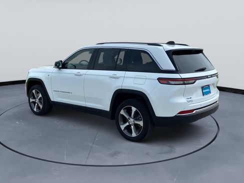 Used 2022 Jeep Grand Cherokee Limited 4xe w/ Luxury Tech Group II AWD/4WD image 4