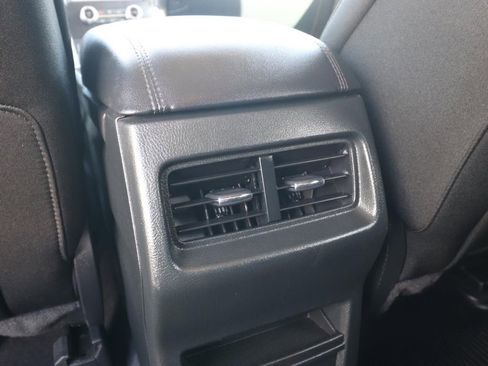 Used 2024 Ford Edge SE w/ Black Appearance Package image 12