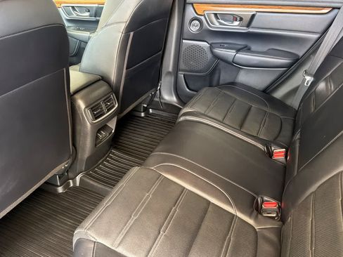 Used 2018 Honda CR-V Touring image 4