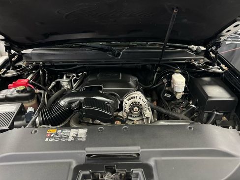 Used 2014 Cadillac Escalade ESV Platinum image 40