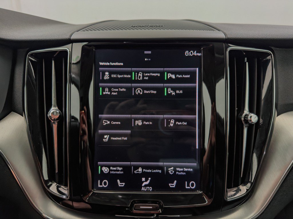 Used 2019 Volvo XC60 T5 Momentum w/ Multimedia Package AWD/4WD image 43