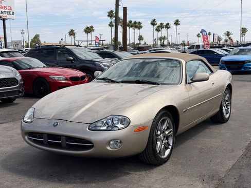 Used 2002 Jaguar XK8 Convertible RWD image 2
