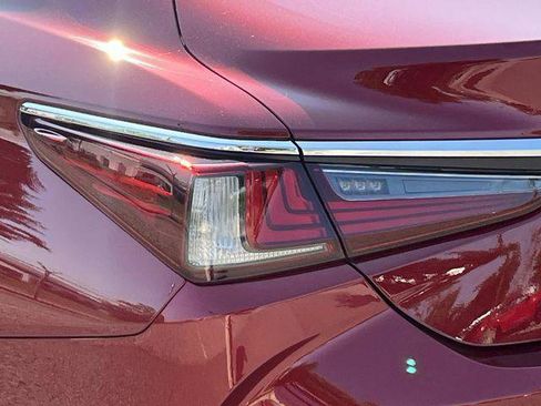 Certified 2025 Lexus ES 350 w/ Premium Package FWD image 10
