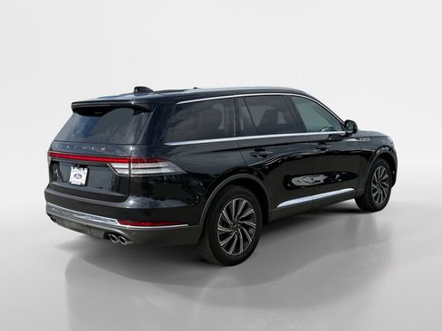 Used 2025 Lincoln Aviator AWD image 5