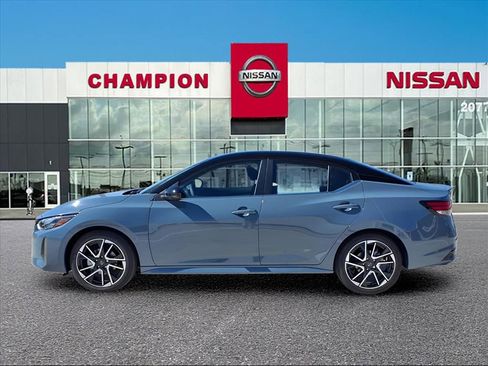 New 2025 Nissan Sentra SR image 3