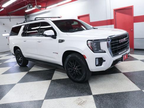 Used 2021 GMC Yukon XL AT4 w/ Technology Package AWD/4WD image 3