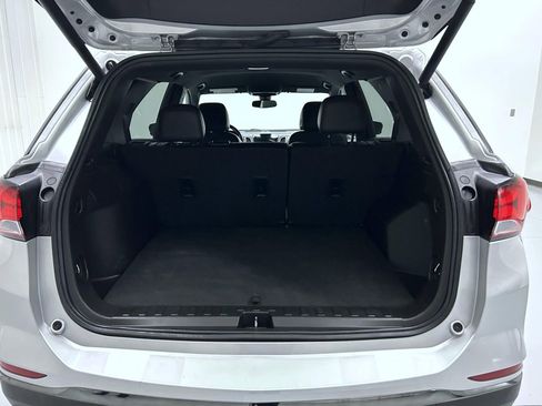 Used 2022 Chevrolet Equinox RS w/ Infotainment Package image 21