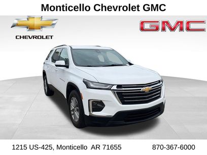 Used 2023 Chevrolet Traverse LT