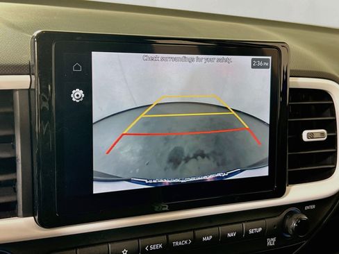 Used 2023 Hyundai Venue Limited w/ Cargo Package FWD image 14