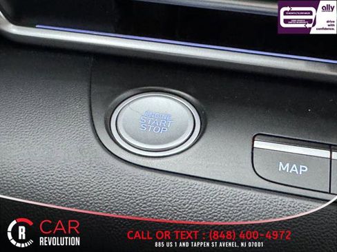 Used 2024 Hyundai Elantra Limited image 31