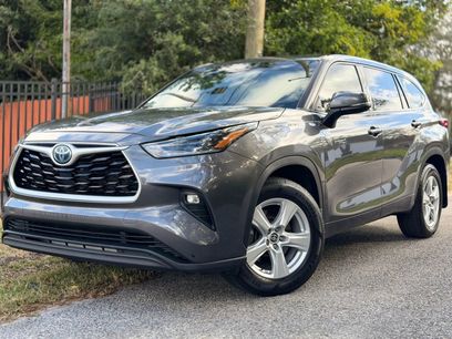 Used 2021 Toyota Highlander LE