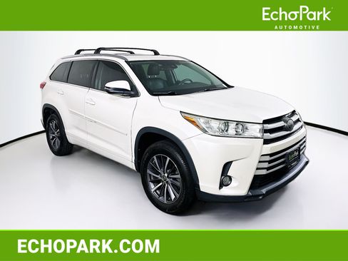Used 2017 Toyota Highlander XLE FWD image 1