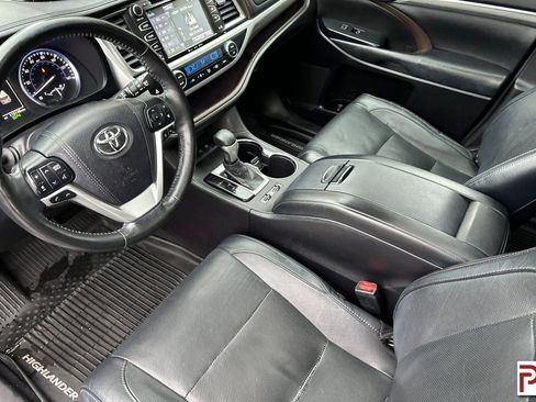 Used 2018 Toyota Highlander Limited image 11