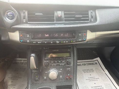Used 2014 Lexus CT 200h w/ Seat Comfort Package FWD image 11