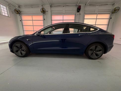 Used 2018 Tesla Model 3 Long Range image 2