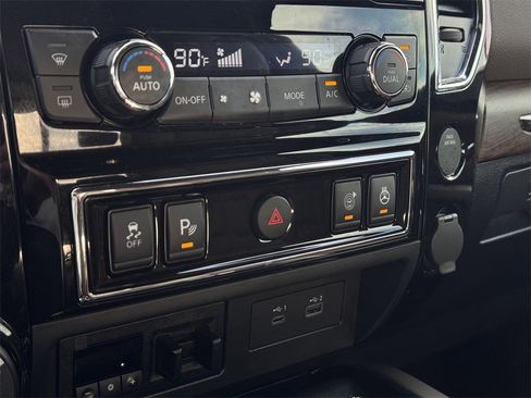 Used 2024 Nissan Titan Platinum Reserve w/ Moonroof Package image 19