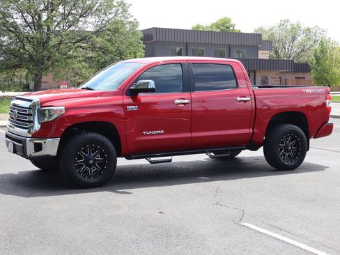Used 2018 Toyota Tundra Limited w/ Limited Premium Package AWD/4WD image 10