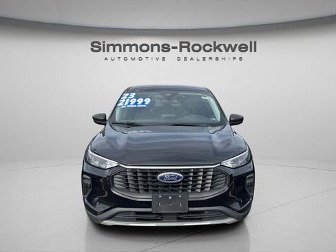 Used 2023 Ford Escape Active image 1