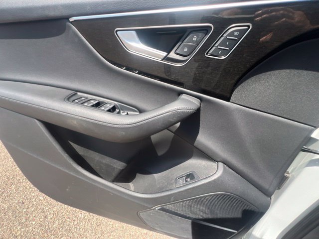 Used 2023 Audi Q7 2.0T Premium Plus AWD/4WD image 29