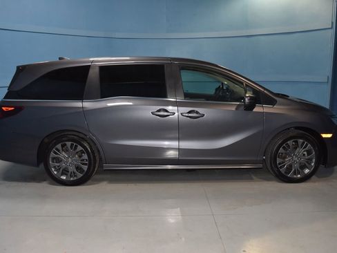 Used 2025 Honda Odyssey Touring image 25