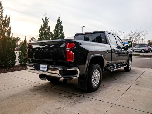 Used 2022 Chevrolet Silverado 2500 LTZ w/ LTZ Convenience Package image 10
