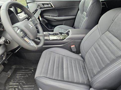 New 2026 Mitsubishi Outlander Trail Edition image 10