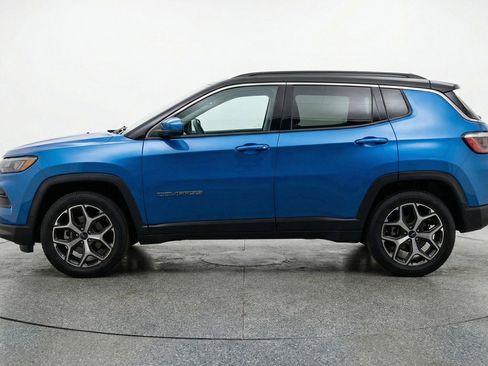Used 2025 Jeep Compass Limited AWD/4WD image 4
