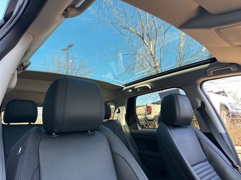 Used 2020 Land Rover Discovery Sport S image 28