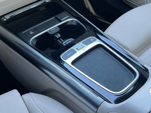 Used 2025 Mercedes-Benz GLA 250 4MATIC image 30