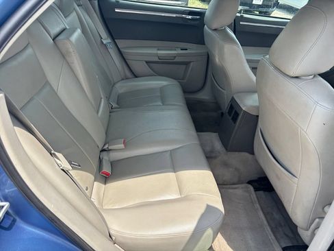 Used 2007 Chrysler 300 Touring RWD image 32