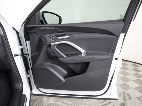 Used 2025 Audi Q5 Premium w/ Convenience Package image 27