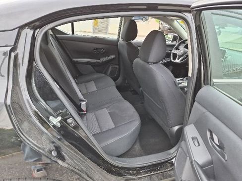 Used 2024 Nissan Sentra SV FWD image 11