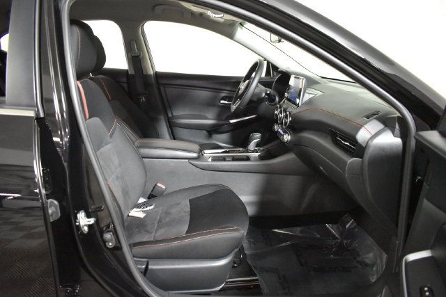 Certified 2025 Nissan Sentra SR w/ Midnight Edition FWD image 33