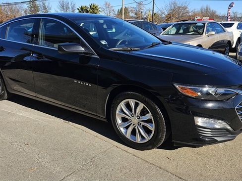 Used 2020 Chevrolet Malibu LT image 2