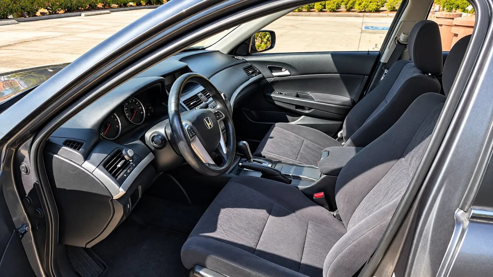 Used 2011 Honda Accord LX image 10