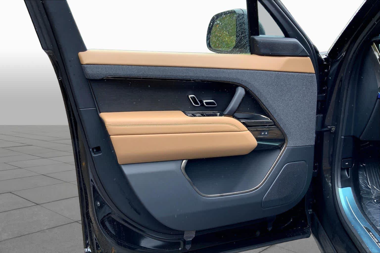 New 2027 Land Rover Range Rover Sport SE AWD/4WD image 11
