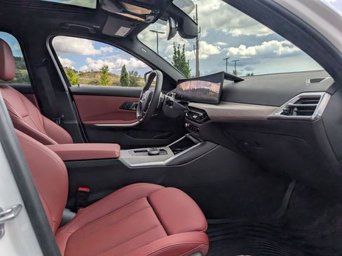 Used 2025 BMW 330i xDrive Sedan w/ Premium Package image 21