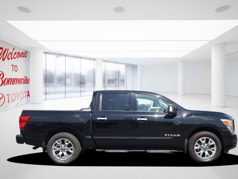 Used 2021 Nissan Titan SV w/ SV Convenience Package AWD/4WD image 5